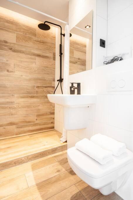 Unique Studio With Stunning View & Netflix Varşovia Exterior foto